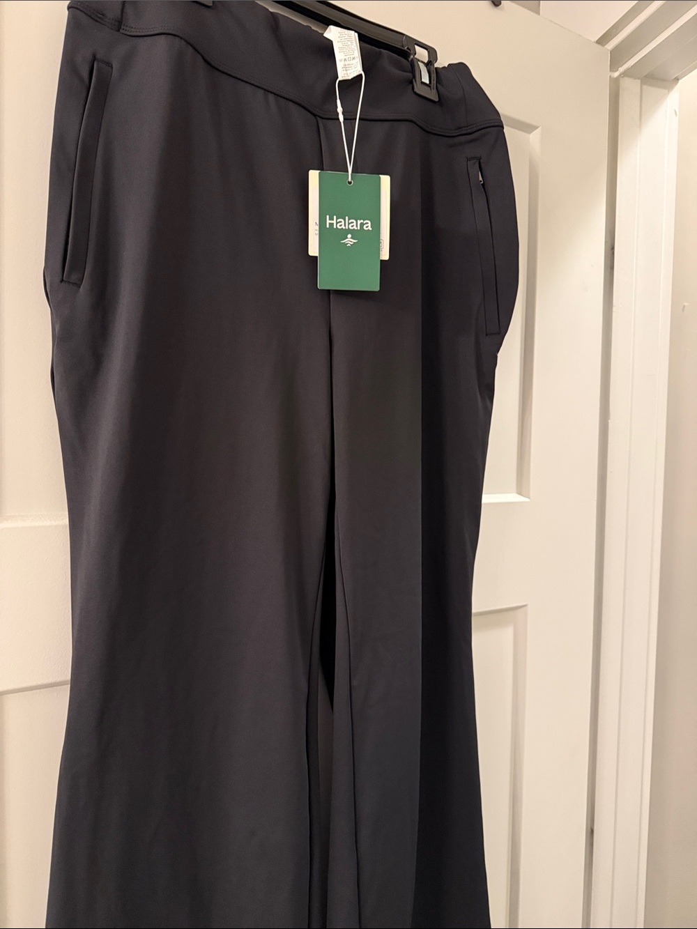 HALARA Black Wide-Leg Pull-On Pants